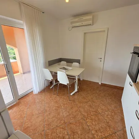 Apartman Tomislav Nv Mali With Terrace 250 M From The Novi Vinodolski