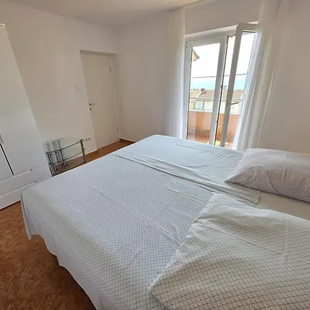 Tomislav Nv Mali With Terrace 250 M From The *