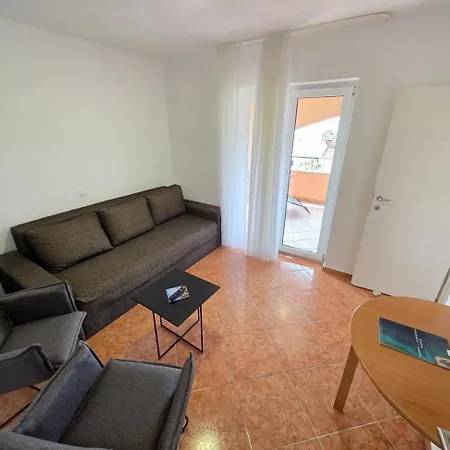 Tomislav Nv Mali With Terrace 250 M From The