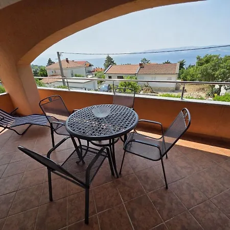 Tomislav Nv Mali With Terrace 250 M From The Apartman *