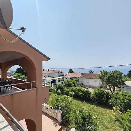 Tomislav Nv Mali With Terrace 250 M From The Apartman Novi Vinodolski